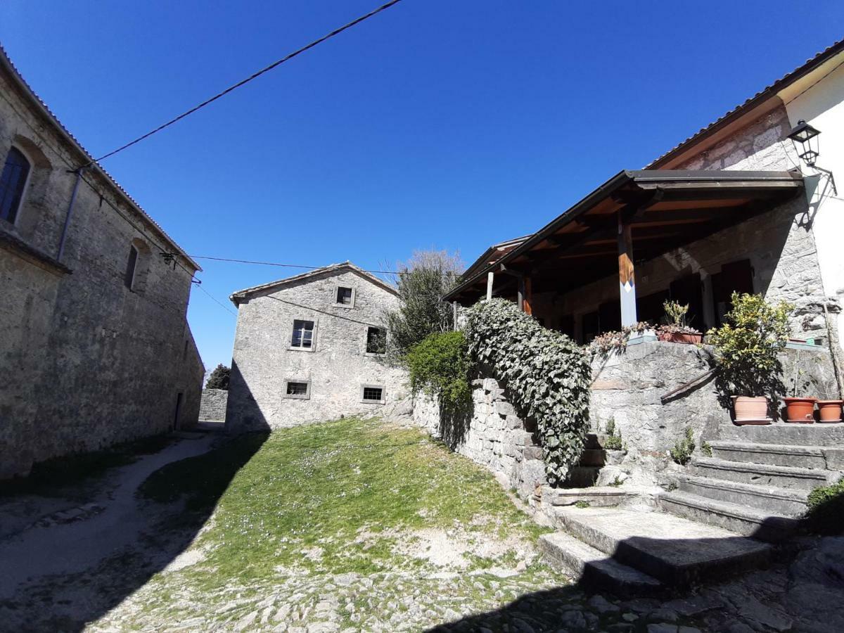Casa Gaia Hum Bagian luar foto