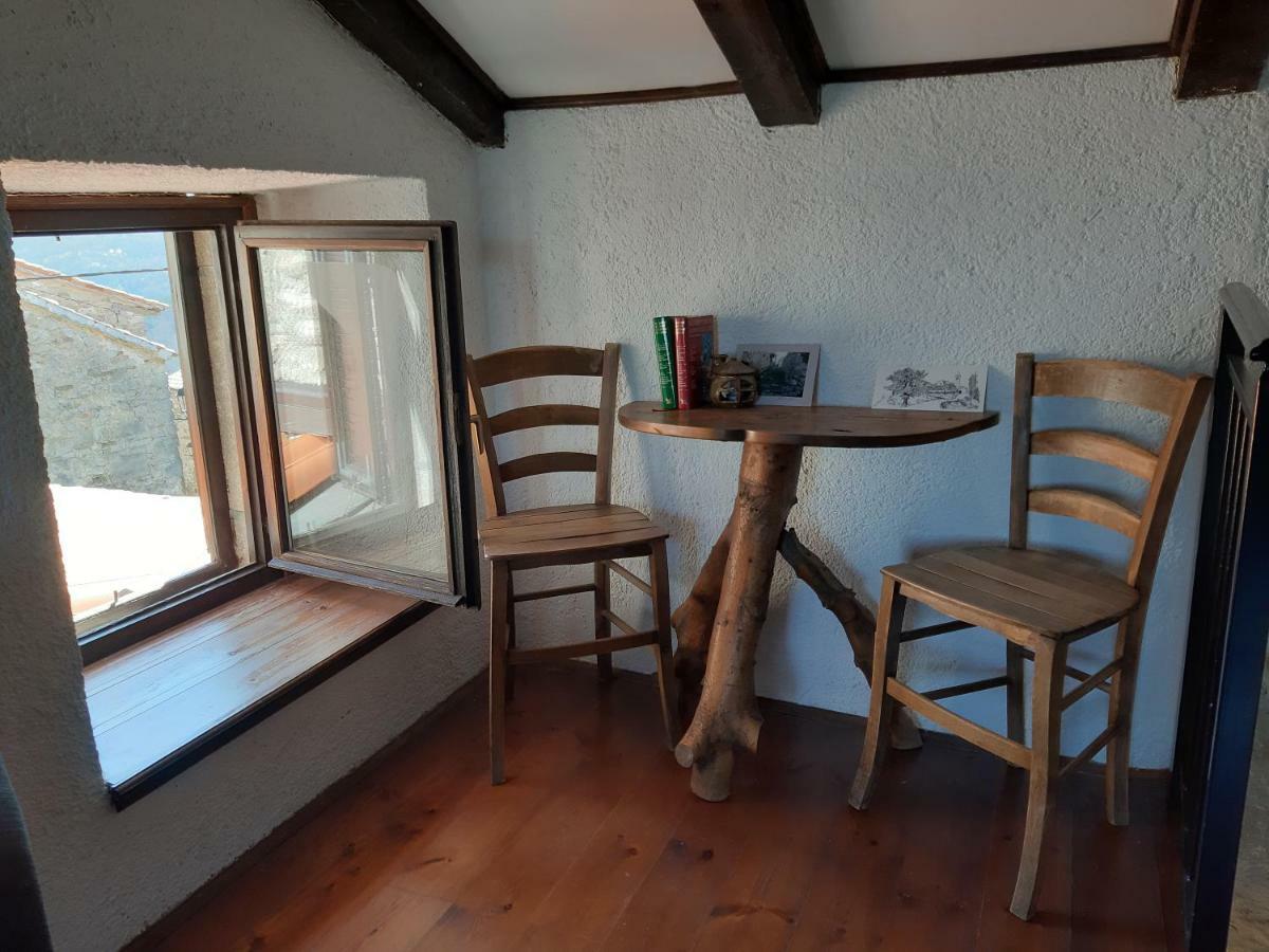 Casa Gaia Hum Bagian luar foto
